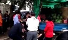 吃瓜爆料女人打架视频在线观看,吃瓜群众围观女子打架视频，现场画面惊心动魄